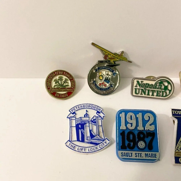 Vintage Lot of 7 Canadian Pins Red Lake Golden North Battleford Fergus - Picture 2 of 8